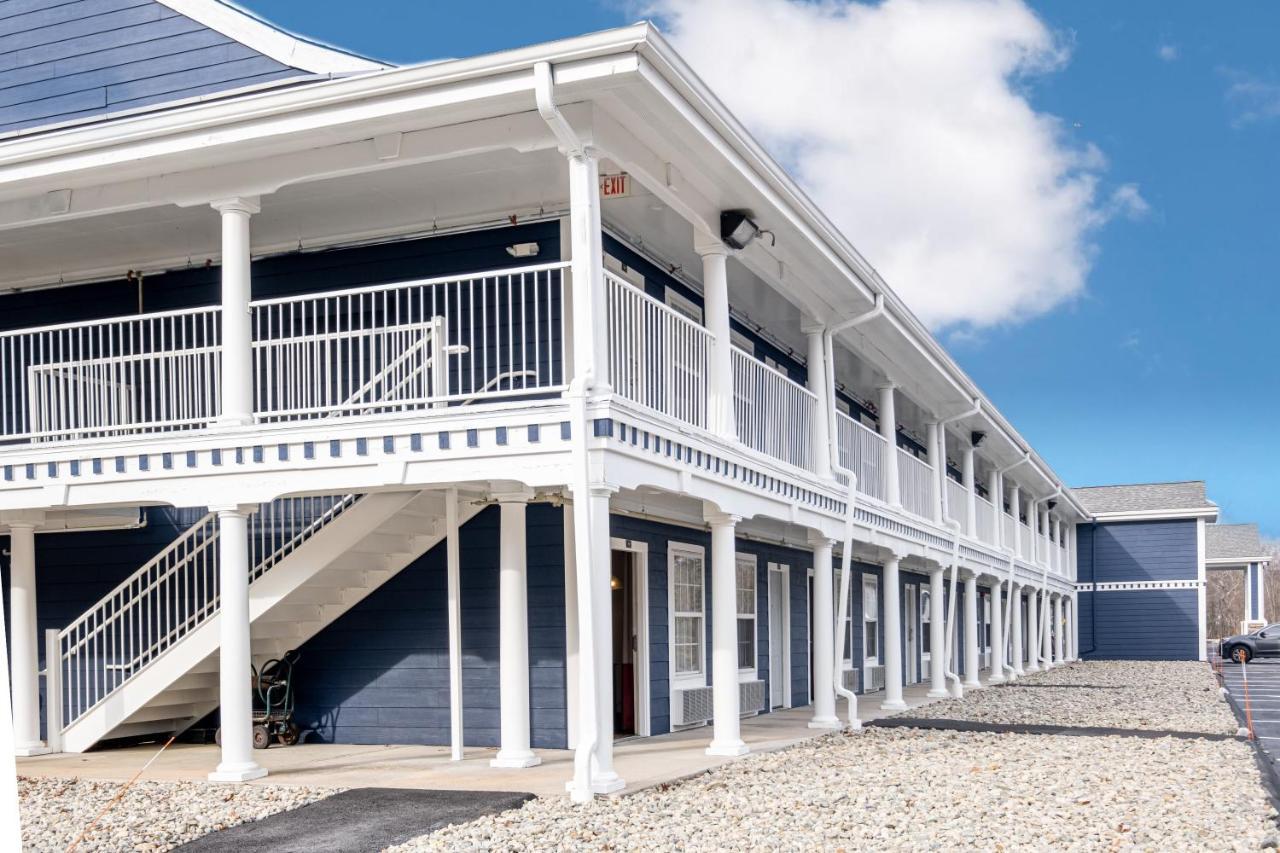 Hilltop Inn & Suites, Near Foxwoods Casino Северен Стинингтън Екстериор снимка