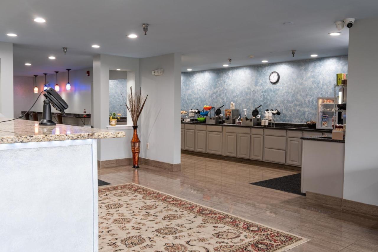 Hilltop Inn & Suites, Near Foxwoods Casino Северен Стинингтън Екстериор снимка