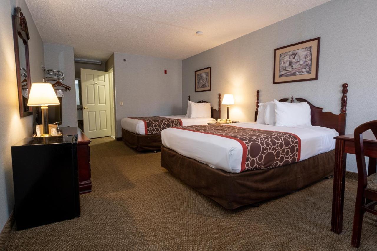 Hilltop Inn & Suites, Near Foxwoods Casino Северен Стинингтън Екстериор снимка