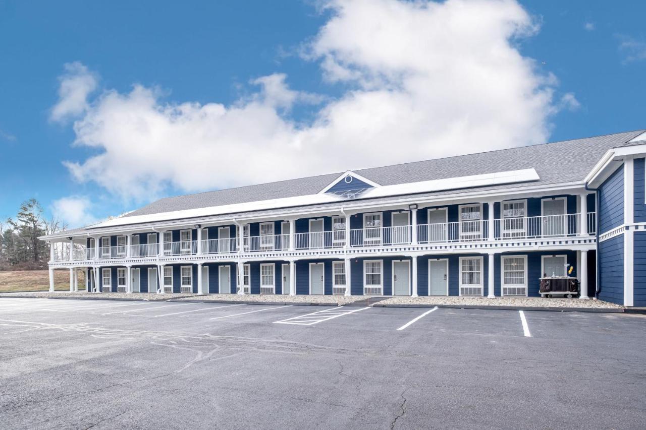 Hilltop Inn & Suites, Near Foxwoods Casino Северен Стинингтън Екстериор снимка