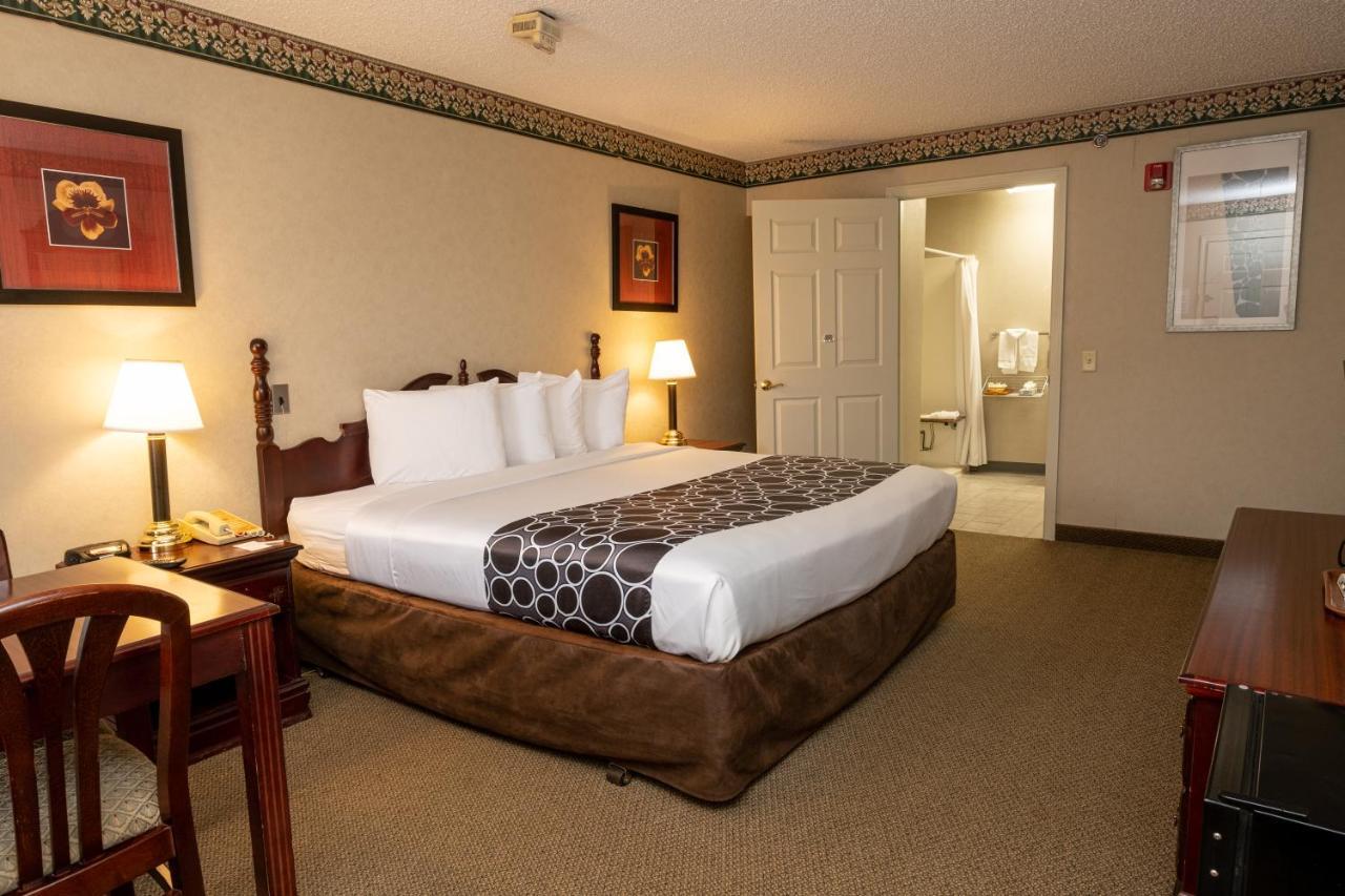 Hilltop Inn & Suites, Near Foxwoods Casino Северен Стинингтън Екстериор снимка