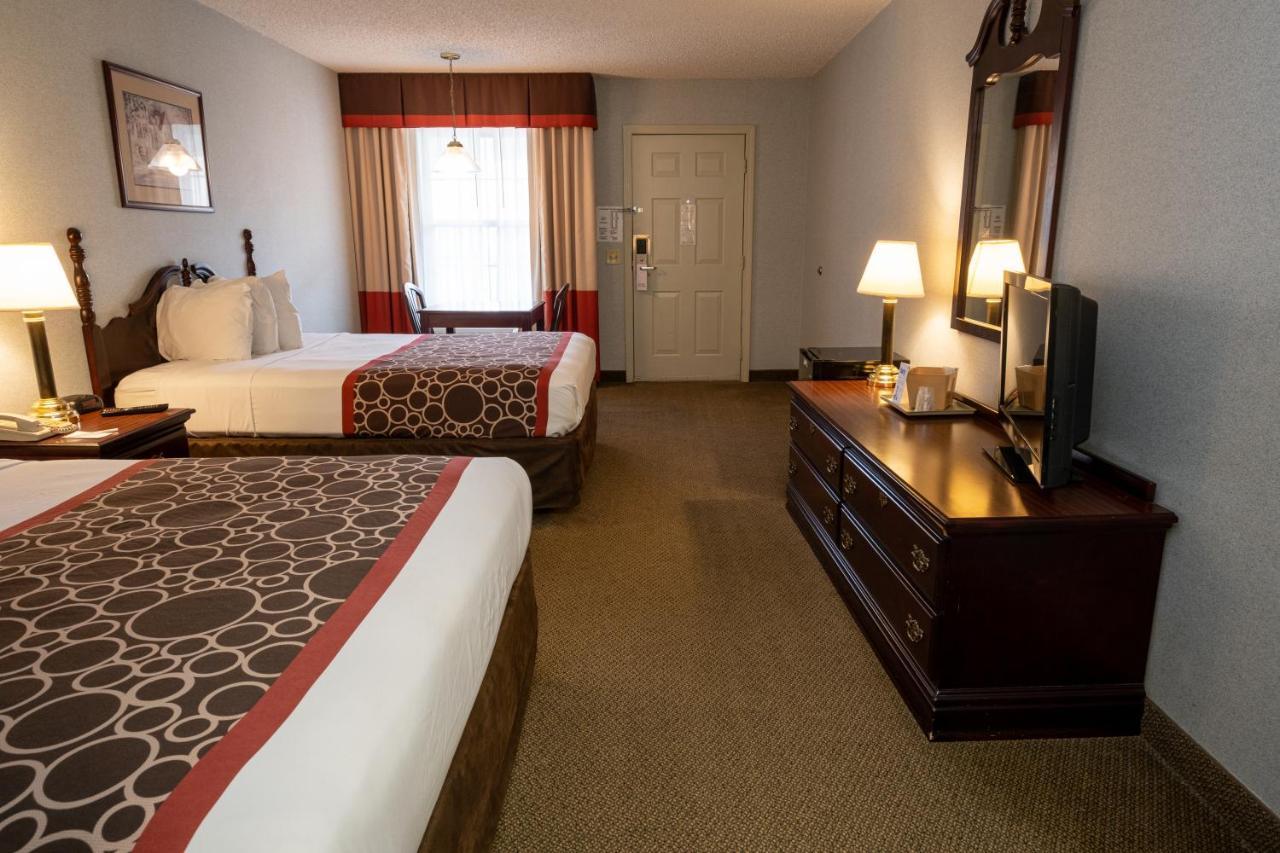 Hilltop Inn & Suites, Near Foxwoods Casino Северен Стинингтън Екстериор снимка