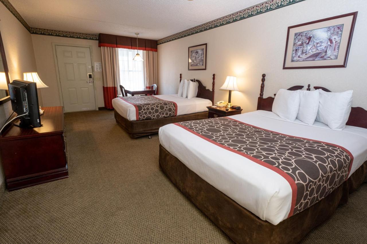 Hilltop Inn & Suites, Near Foxwoods Casino Северен Стинингтън Екстериор снимка