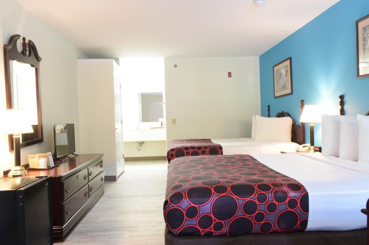 Hilltop Inn & Suites, Near Foxwoods Casino Северен Стинингтън Екстериор снимка